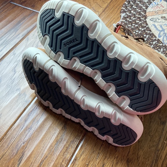 Sorel boots - Picture 5 of 7